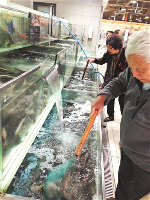 沪上连锁生鲜超市掀菜场“革命”